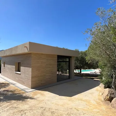 Crystal House With Private Pool Villa *
