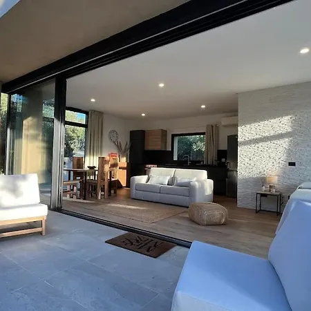 Villa Crystal House With Private Pool