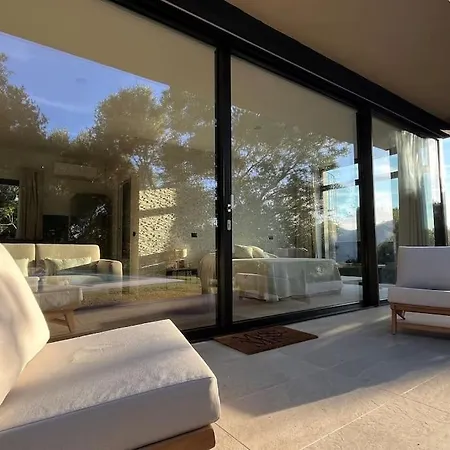 Crystal House With Private Pool Rudalza